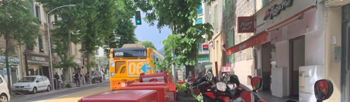 Scooter Pizza Hut : location de scooter électrique⚡️🔋